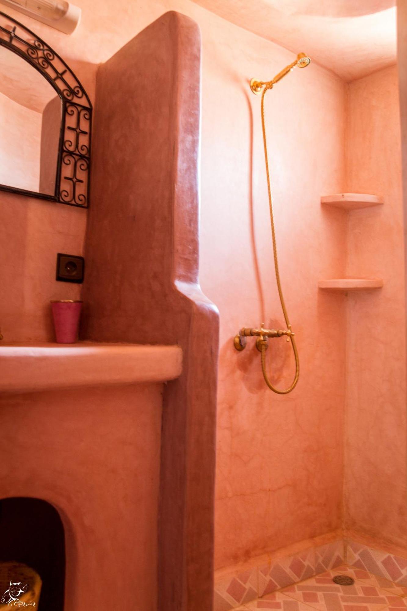 Riad Amar Мерзуга Номер фото